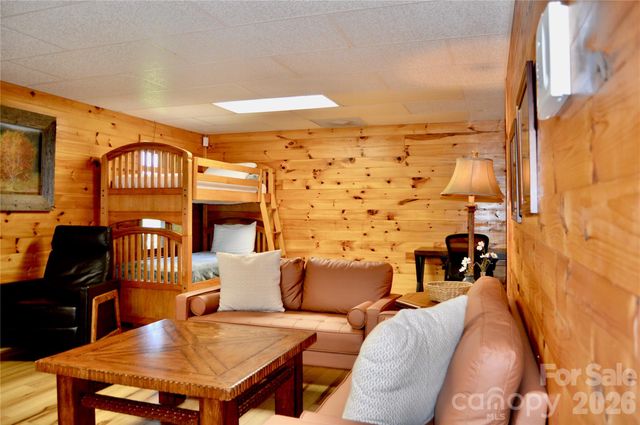 6006 Waterfalls Road, Lenoir, NC 28645
