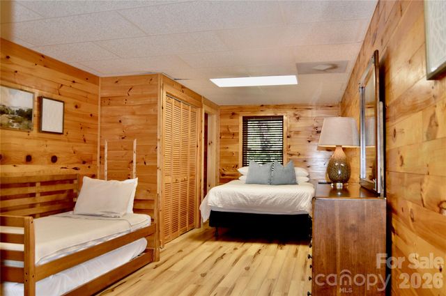 6006 Waterfalls Road, Lenoir, NC 28645