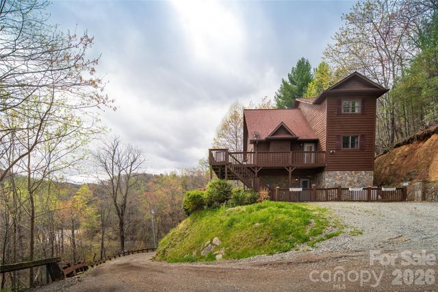 6006 Waterfalls Road, Lenoir, NC 28645