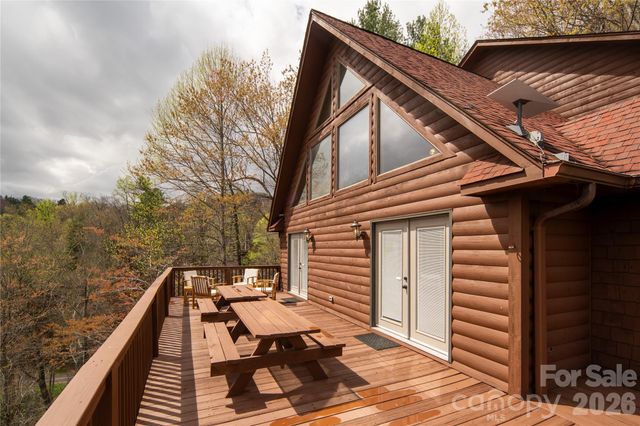 6006 Waterfalls Road, Lenoir, NC 28645