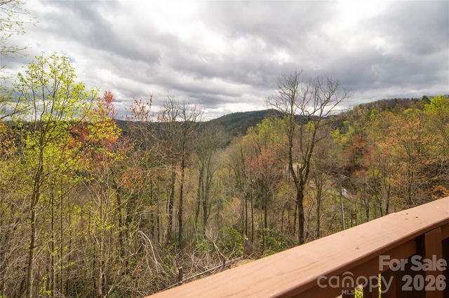 6006 Waterfalls Road, Lenoir, NC 28645
