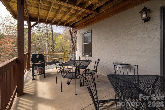 6006 Waterfalls Road, Lenoir, NC 28645