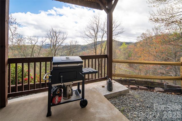 6006 Waterfalls Road, Lenoir, NC 28645