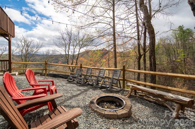 6006 Waterfalls Road, Lenoir, NC 28645