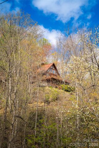 6006 Waterfalls Road, Lenoir, NC 28645
