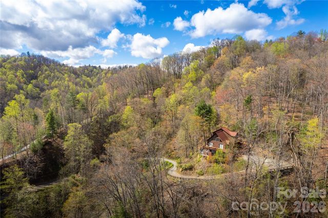 6006 Waterfalls Road, Lenoir, NC 28645
