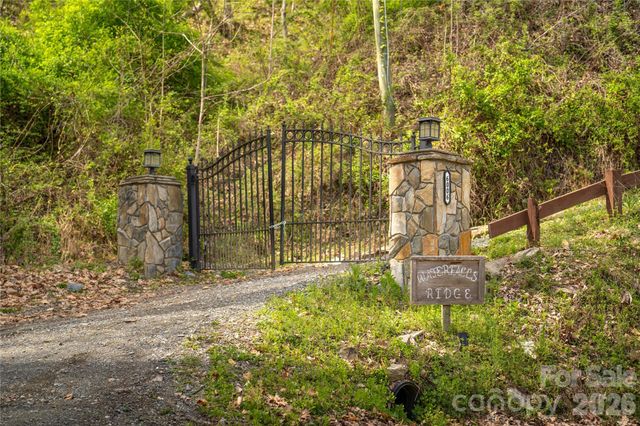 6006 Waterfalls Road, Lenoir, NC 28645