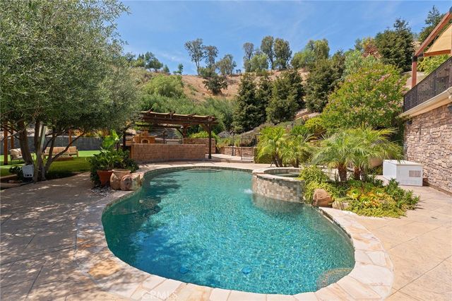 6029 Fairview, Agoura Hills, CA 91301