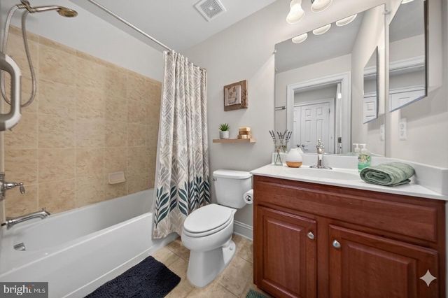 43572 HERITAGE GAP TER, Chantilly, VA 20152