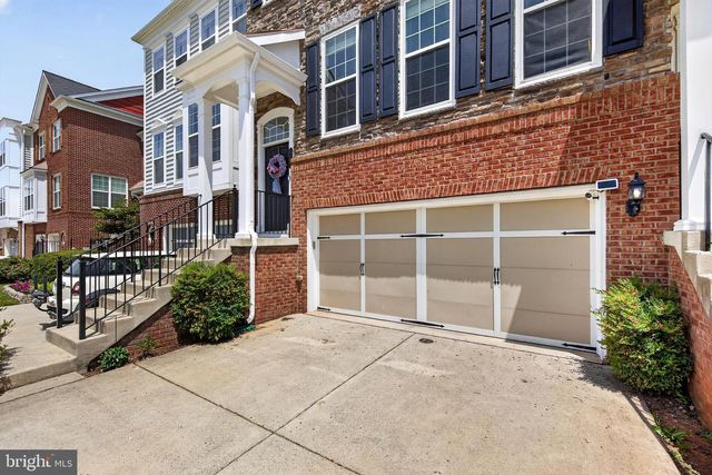 43572 HERITAGE GAP TER, Chantilly, VA 20152