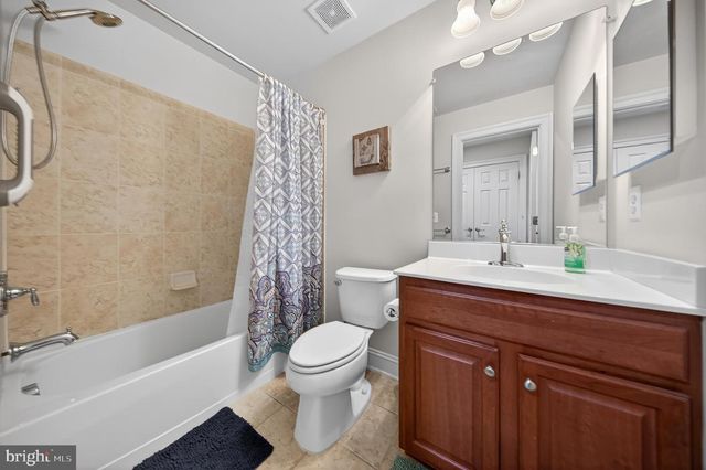 43572 HERITAGE GAP TER, Chantilly, VA 20152