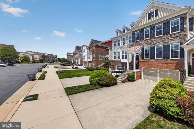 43572 HERITAGE GAP TER, Chantilly, VA 20152