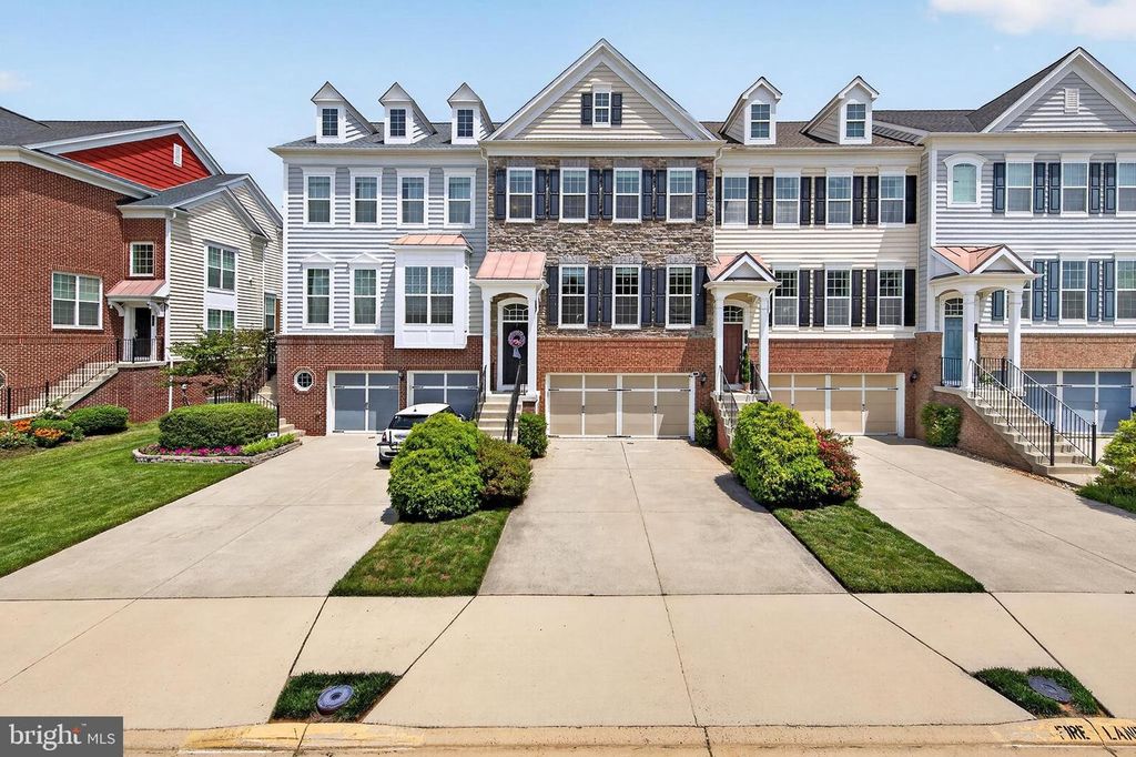 43572 HERITAGE GAP TER, Chantilly, VA 20152