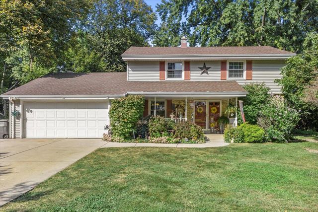 12226 W Chapman AVENUE, Greenfield, WI 53228