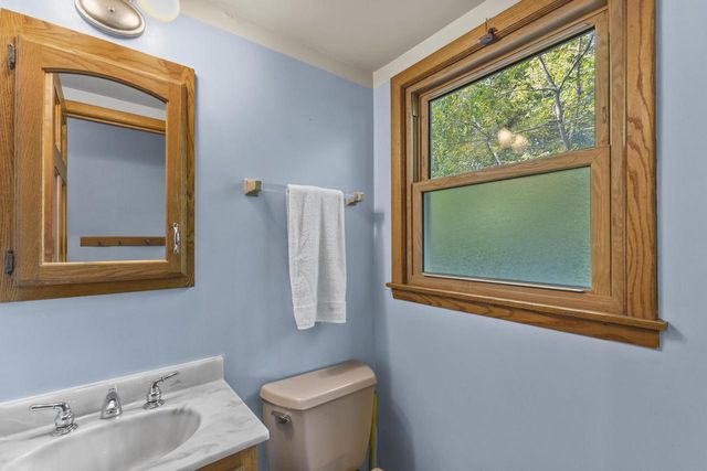 12226 W Chapman AVENUE, Greenfield, WI 53228