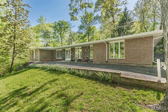 4200 Wincliff Drive, St Charles, MO 63304