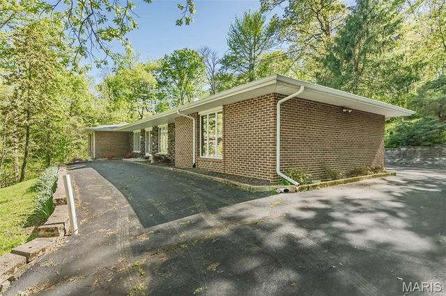 4200 Wincliff Drive, St Charles, MO 63304