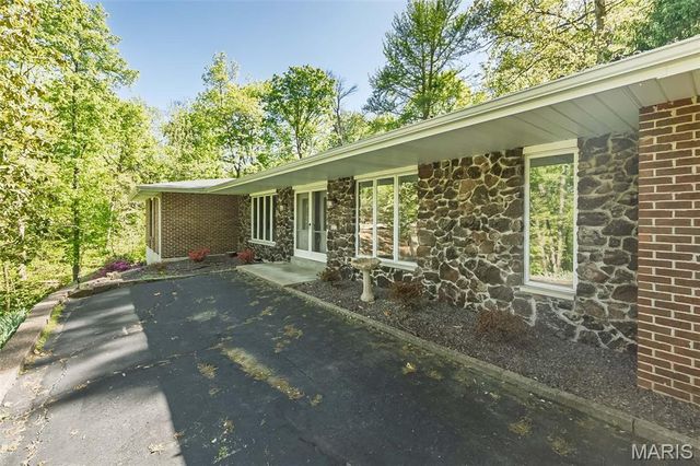 4200 Wincliff Drive, St Charles, MO 63304