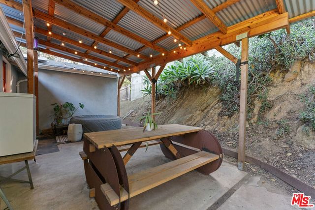 5810 Burwood Avenue, Los Angeles, CA 90042