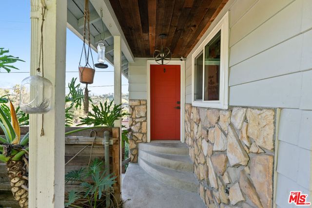 5810 Burwood Avenue, Los Angeles, CA 90042