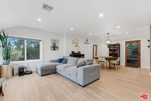 5810 Burwood Avenue, Los Angeles, CA 90042