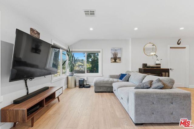 5810 Burwood Avenue, Los Angeles, CA 90042