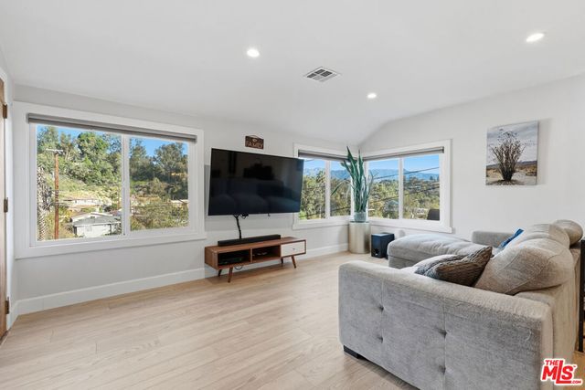 5810 Burwood Avenue, Los Angeles, CA 90042