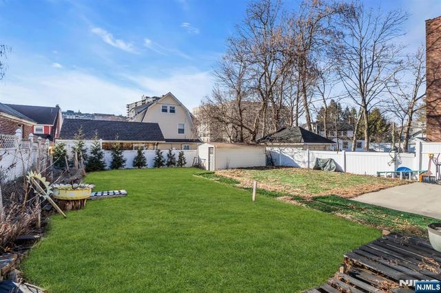 297 Hamilton Place, Hackensack, NJ 07601