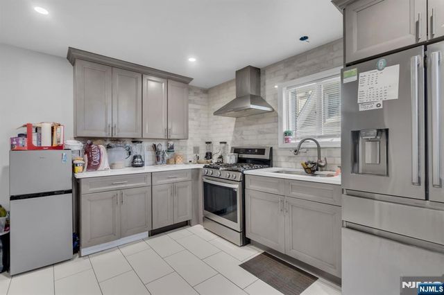 297 Hamilton Place, Hackensack, NJ 07601