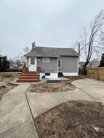 26 Roslyn Street, Islip Terrace, NY 11752