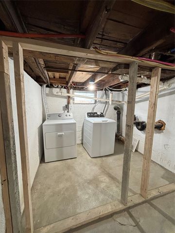 26 Roslyn Street, Islip Terrace, NY 11752