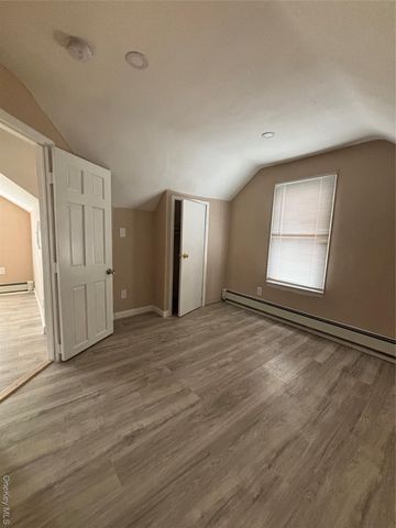 26 Roslyn Street, Islip Terrace, NY 11752