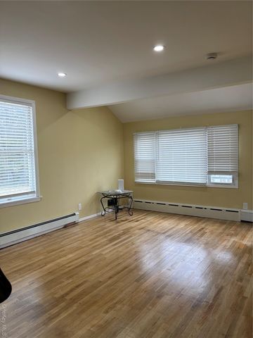 26 Roslyn Street, Islip Terrace, NY 11752