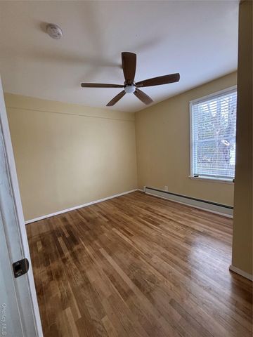 26 Roslyn Street, Islip Terrace, NY 11752