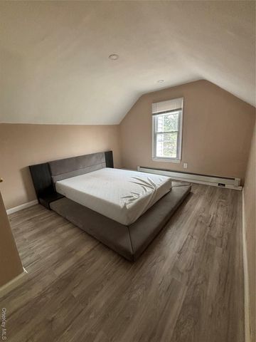 26 Roslyn Street, Islip Terrace, NY 11752