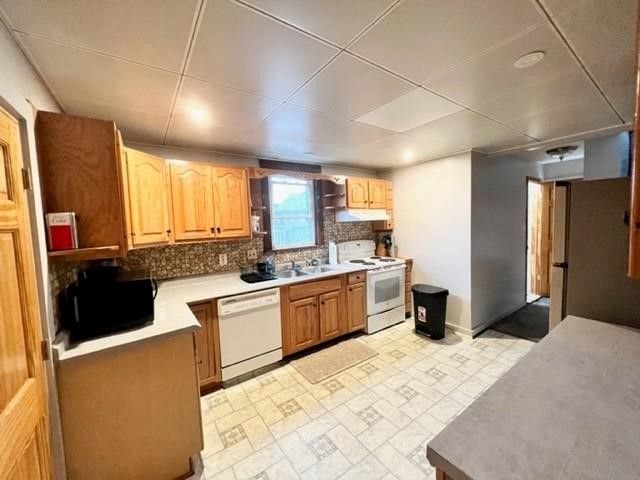 10 Hammond Street B, Newport, RI 02840