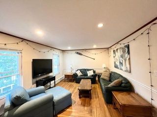 10 Hammond Street B, Newport, RI 02840