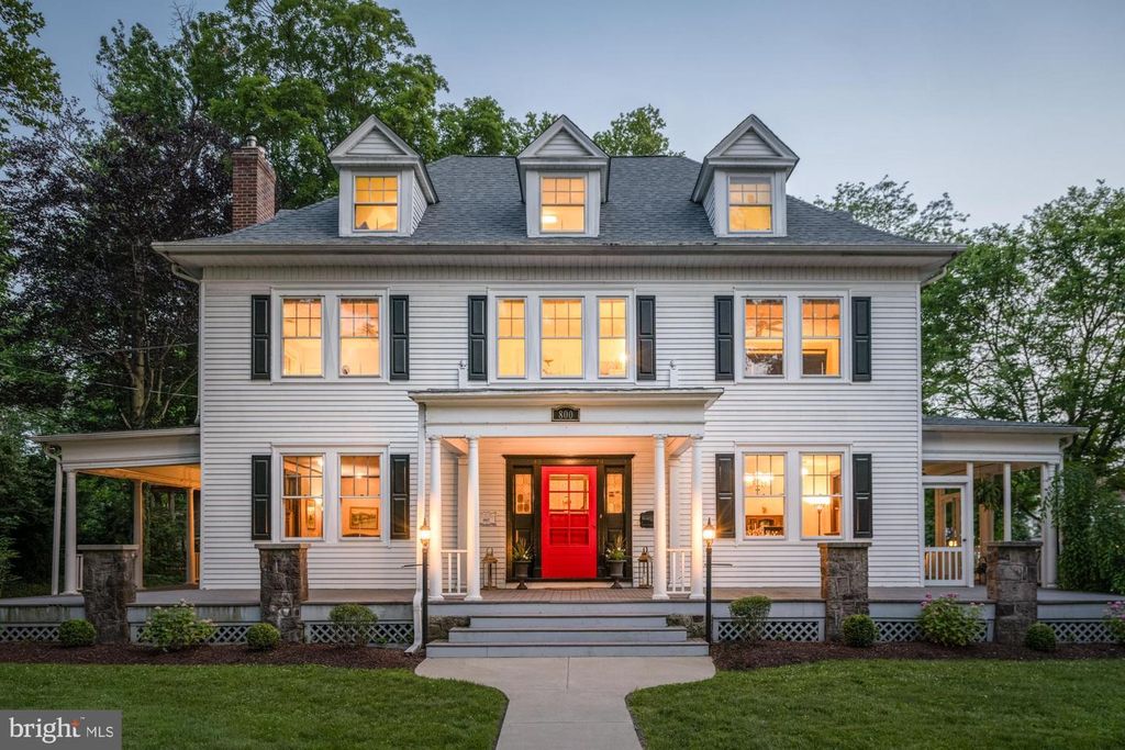 800 MAIN ST, Riverton, NJ 08077