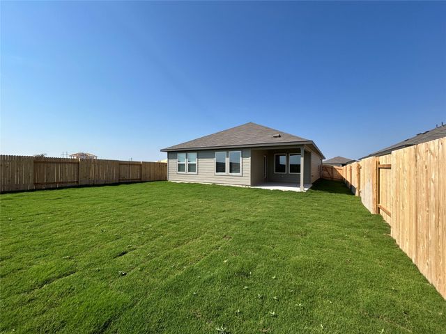 116 Honey Bee RD, Jarrell, TX 76537