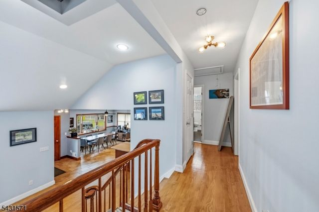 10 Briarwood Dr, Franklin Twp., NJ 08873
