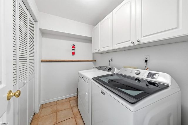 10 Briarwood Dr, Franklin Twp., NJ 08873
