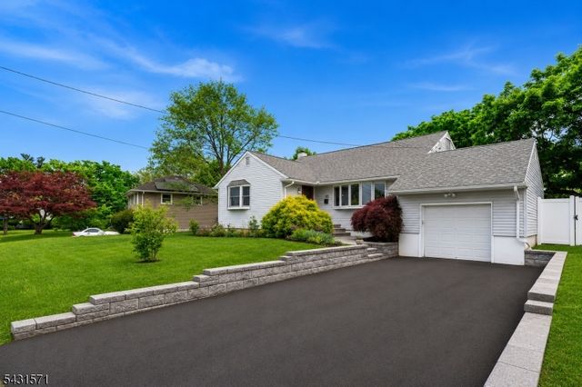 10 Briarwood Dr, Franklin Twp., NJ 08873