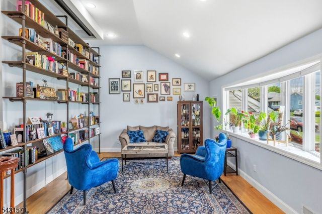 10 Briarwood Dr, Franklin Twp., NJ 08873