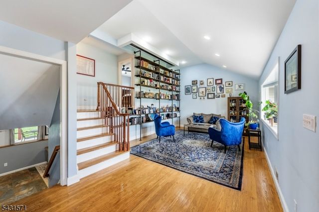10 Briarwood Dr, Franklin Twp., NJ 08873