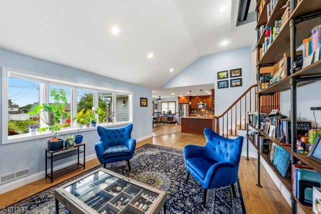 10 Briarwood Dr, Franklin Twp., NJ 08873