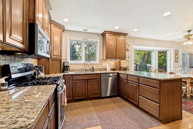 1730 E COLCHESTER CT, Sandy, UT 84092