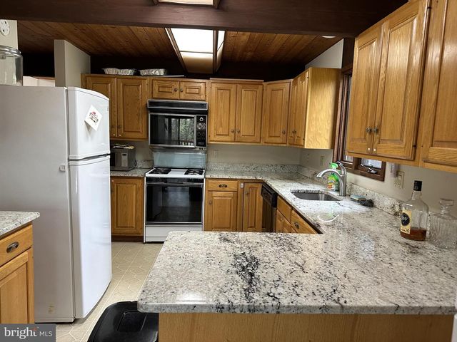 6022 MUNSON HILL RD, Falls Church, VA 22041