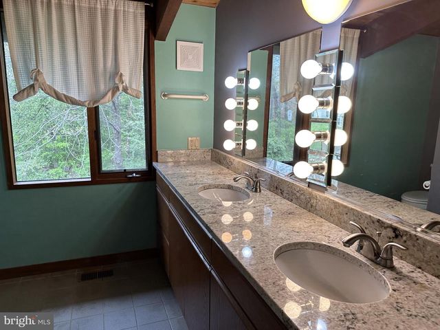 6022 MUNSON HILL RD, Falls Church, VA 22041