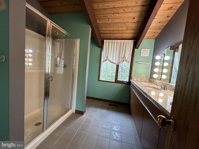 6022 MUNSON HILL RD, Falls Church, VA 22041