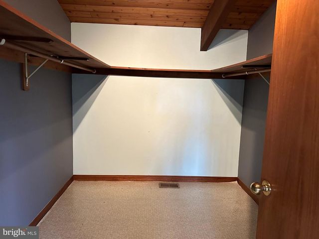 6022 MUNSON HILL RD, Falls Church, VA 22041
